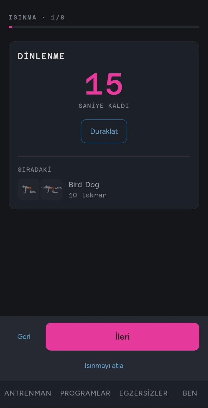 Antrenman ekranı: set aralarında kalan dinlenme süresi ve sıradaki hareket